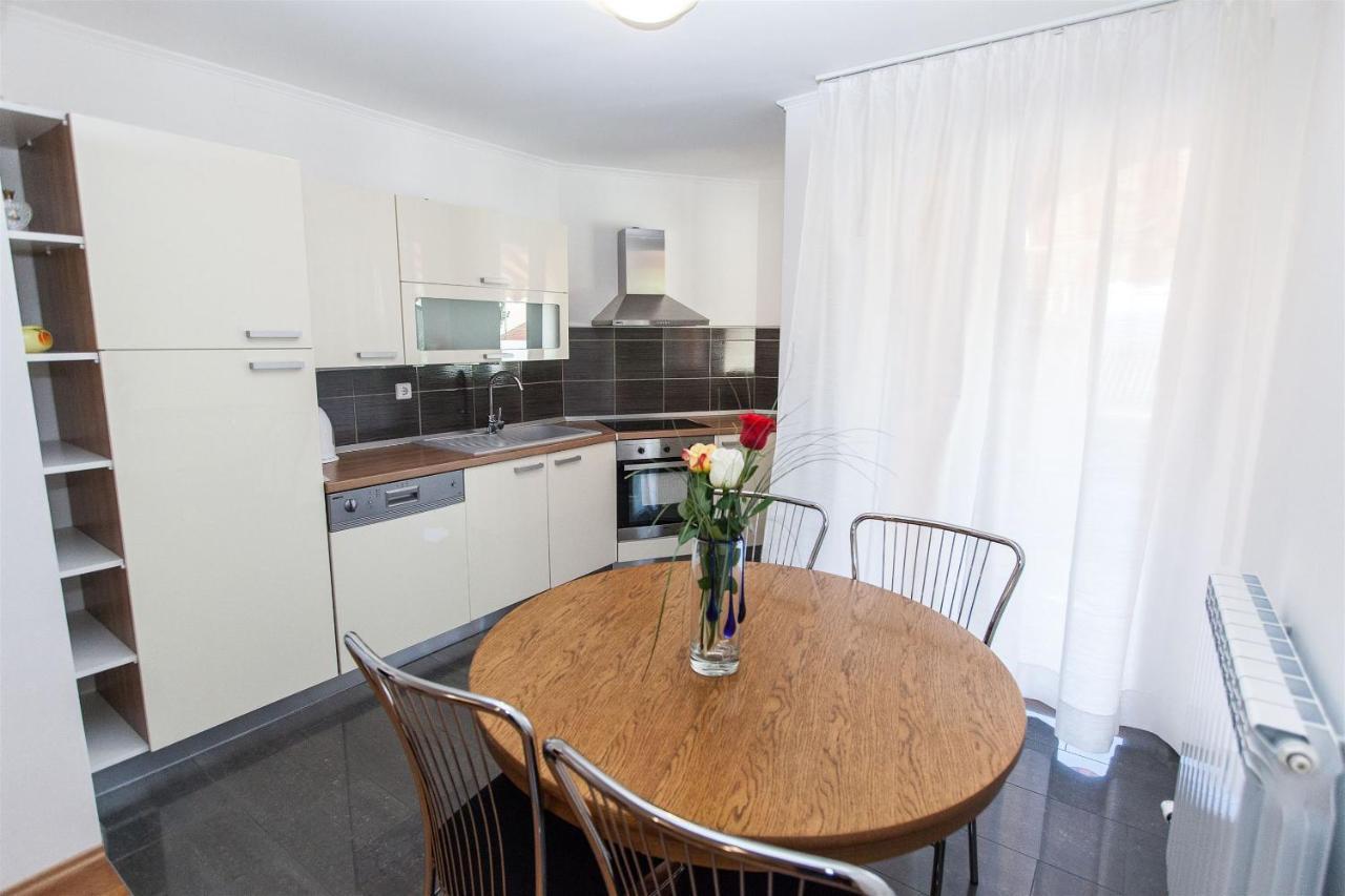 Apartments Carmen Crikvenica Eksteriør billede