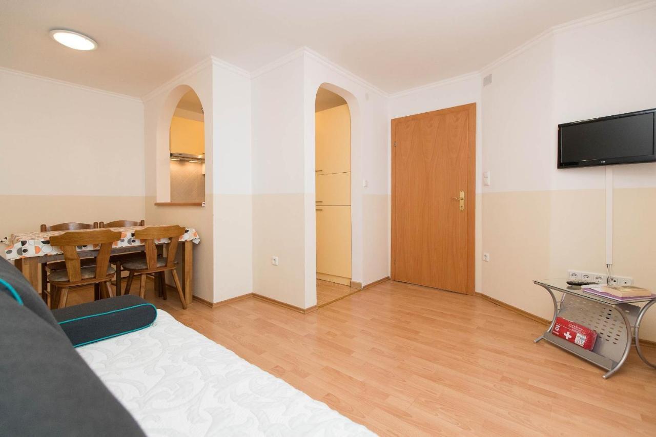 Apartments Carmen Crikvenica Eksteriør billede