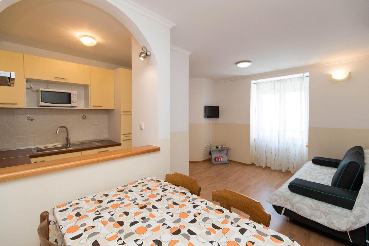 Apartments Carmen Crikvenica Eksteriør billede