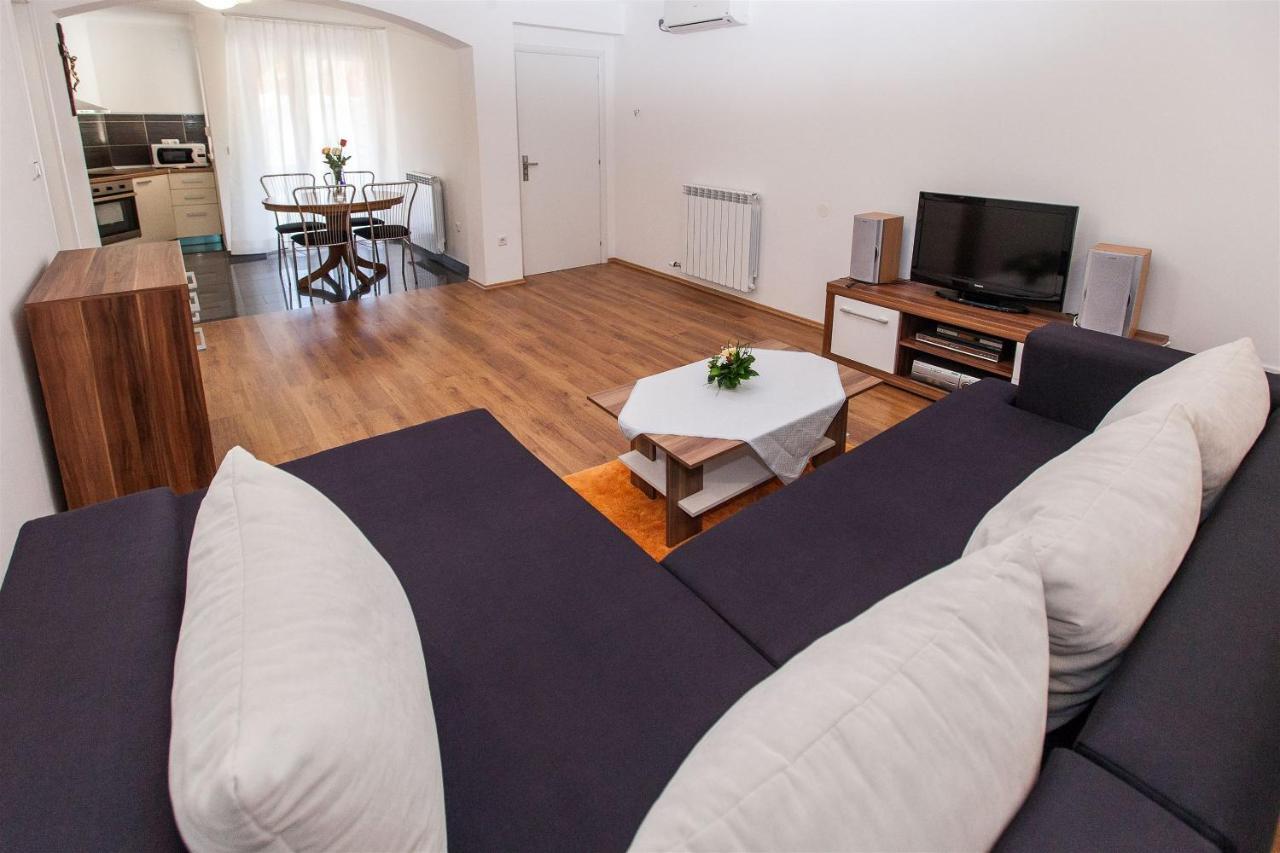 Apartments Carmen Crikvenica Eksteriør billede